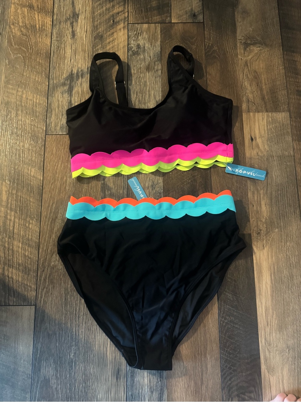 Popvil Color-Blocked Scallop High-Waisted Bikini Set - Picture 4 of 4